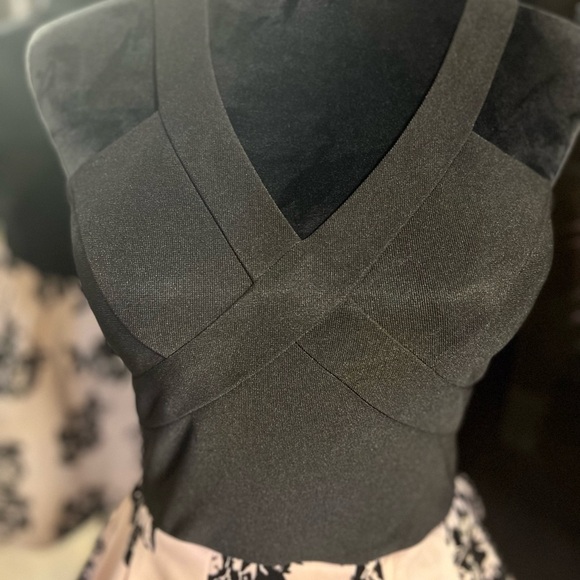 💕🖤LIKE NEW PINK AND BLACK DRESS WITH ROSES SZ 5💕🖤 - Picture 8 of 13